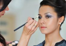 ত্বকের ক্লান্তি লুকাতে কৌশলে করুন মেকআপ