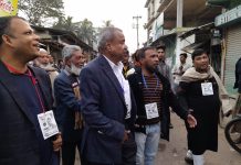 প্রার্থীরা যাচ্ছে ভোটারদের দ্বারে দ্বারে।