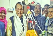 বিপুল ভোটে আবারও নৌকার মাঝি সমাজকল্যাণ মন্ত্রী নুরুজ্জামান আহম্মেদ।