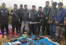 উখিয়ায় বিপুল পরিমাণ অস্ত্রসহ ৩ আরসা সদস্য আটক
