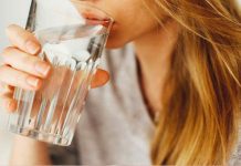 প্রতিদিন কতটুকু পানি পান করবেন