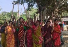 গভীর রাতে কম বয়সি গৃহবধূদের তুলে নিয়ে যেত ওরা!