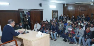 তারেক রহমানের সঙ্গে রিকশা, ভ্যান ও অটোরিকশাচালকদের মতবিনিময়