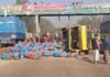 মিরসরাইয়ে গ্যাস সিলিন্ডারবাহী ট্রাক দুর্ঘটনায় পথচারী নিহত, মহাসড়কে দীর্ঘ যানজট