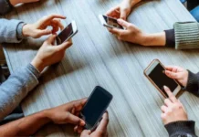 স্মার্টফোন কি তবে সেকেলে হয়ে যাচ্ছে