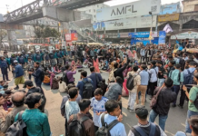 নতুন কর্মসূচি ঘোষণা করে সড়ক ছাড়লেন শিক্ষার্থীরা