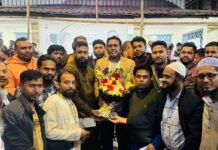 শিবপুরে বিজয়ী এমপি আলহাজ্ব মনজুর এলাহীকে ফুলেল সংবর্ধনা।