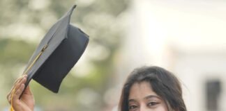 সংরক্ষিত নারী আসনে আলোচনায় মানিকগঞ্জের সাবিনা খানম