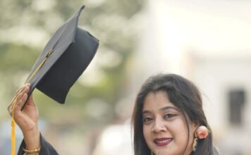 সংরক্ষিত নারী আসনে আলোচনায় মানিকগঞ্জের সাবিনা খানম