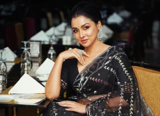 জামদানি শাড়িতে নারীর বিশেষ রূপ