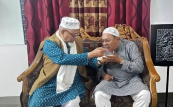 রাজনীতির ঊর্ধ্বে সম্প্রীতি: পরাজিত প্রার্থীর বাসায় বিজয়ী ড. ইলিয়াস মোল্লা