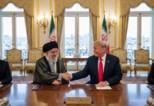 আলি খামেনির সাথে সরাসরি বৈঠকে ট্রাম্প