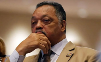 নাগরিক অধিকার সংগ্রামের প্রতীক জেসি জ্যাকসন মারা গেছেন