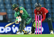 ইংল্যান্ডের সামনে ১৬৫ রানের টার্গেট দিল পাকিস্তান