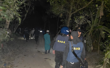 মাদারীপুরে তুচ্ছ ঘটনাকে কেন্দ্র করে সংঘর্ষ, বিস্ফোরিত অর্ধশত ককটেল