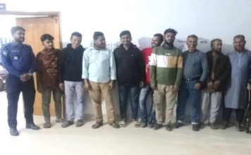 কুমিল্লার কাঁচাবাজারে চাঁদাবাজি চক্র, গ্রেপ্তার ১১